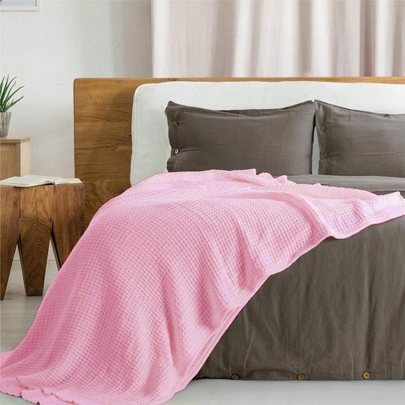 mervyns Other - NWT Twin size Cotton Thermal Blanket - Pink